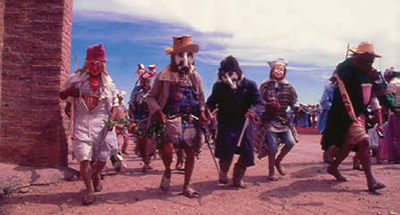 Sobre Folclore verdadero y folclore simulado