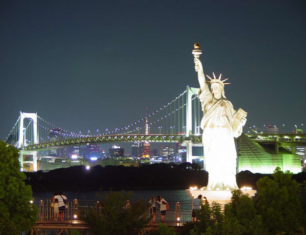 La economía en nuestros días: Coloso fracturado