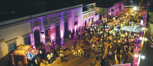 El canto de Jesús Monarrez en el Paseo del Ángel