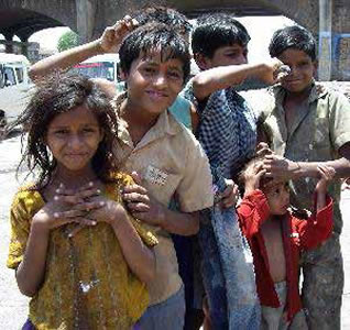 LOS NIÑOS EN SITUACIÓN DE RIESGO Y LOS DERECHOS HUMANO