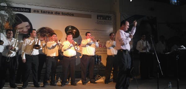 Presentó disco en Casa Achoy Faustino