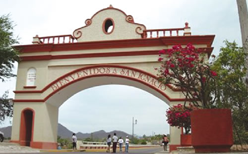 Un alemancito en la ribera del Piaxtla