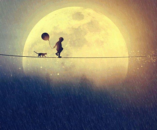 HIJAS DE UN SUEÑO O UN FIERO DESPERTAR BAJO LA LUZ DE GRANADA